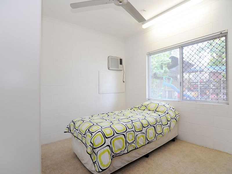 7 Fuscia Court, Mooroobool QLD 4870