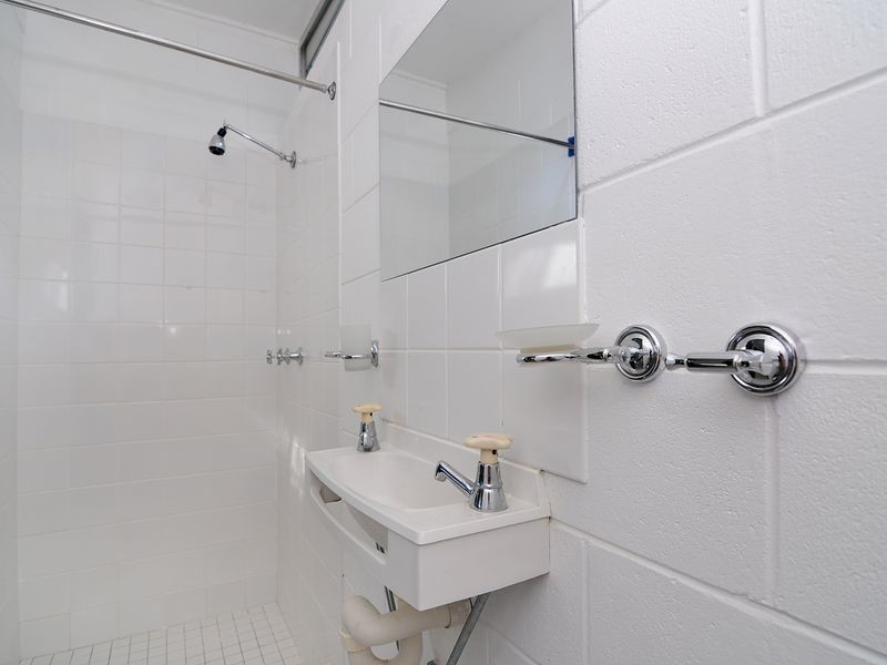 7 Fuscia Court, Mooroobool QLD 4870