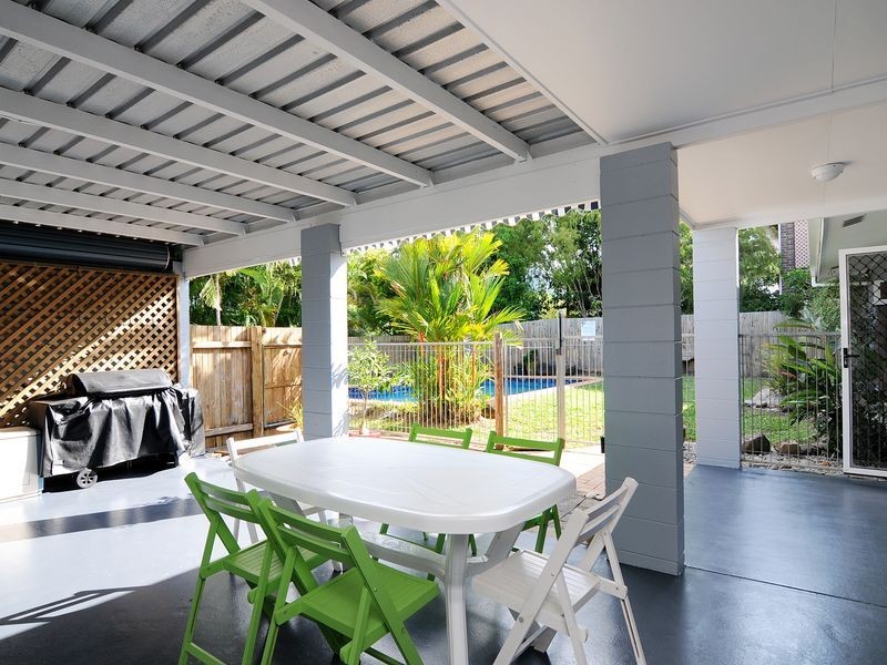 7 Fuscia Court, Mooroobool QLD 4870