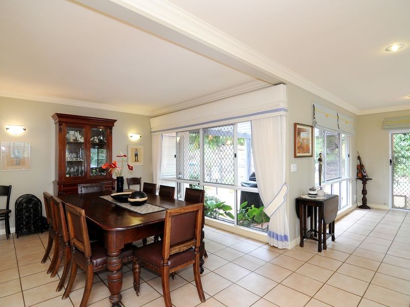70 Summer Hill Drive, Mooroobool QLD 4870
