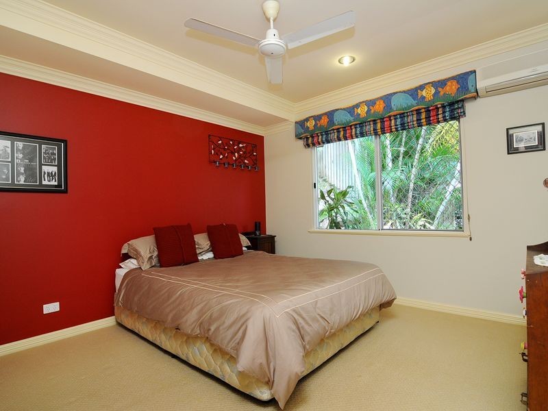 70 Summer Hill Drive, Mooroobool QLD 4870