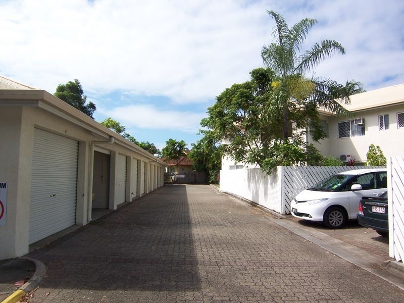2/15 Grantala Street, Manoora QLD 4870