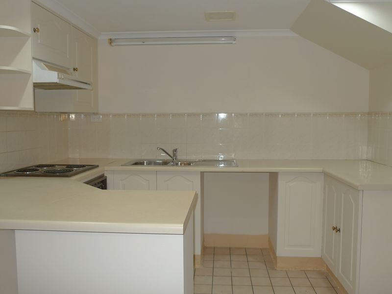 26/404 McCoombe Street, Mooroobool QLD 4870