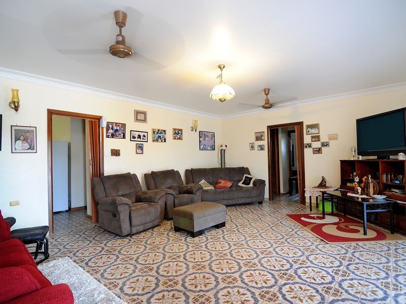 7 Carnation Drive, Mooroobool QLD 4870