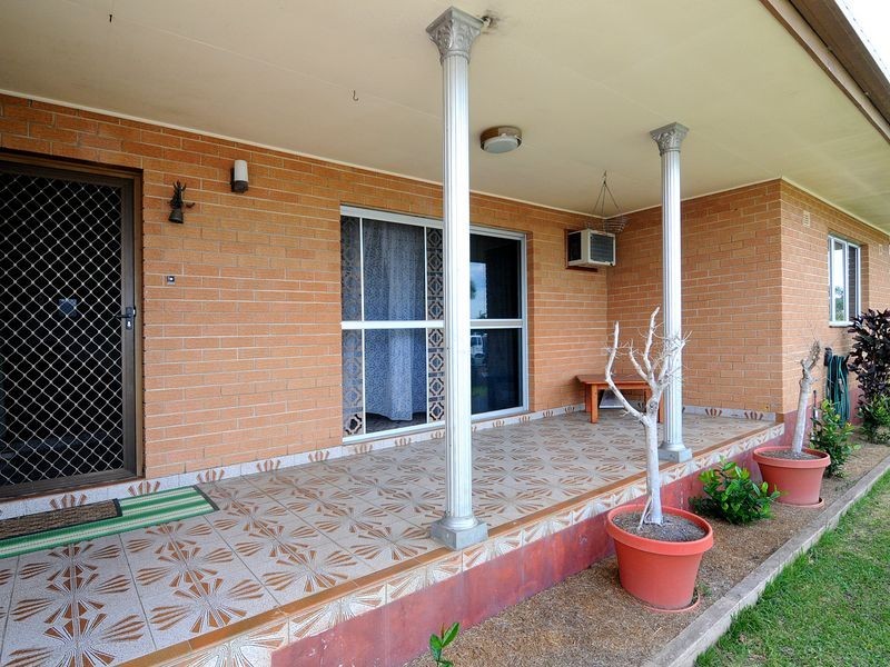 7 Carnation Drive, Mooroobool QLD 4870