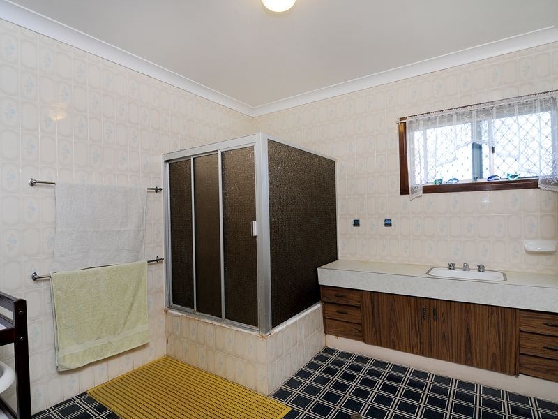 7 Carnation Drive, Mooroobool QLD 4870