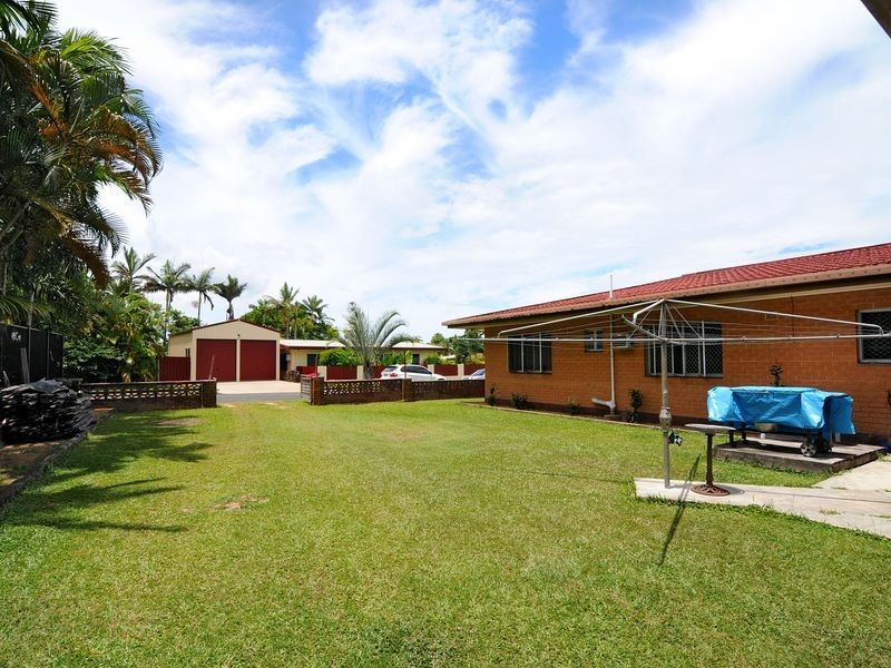 7 Carnation Drive, Mooroobool QLD 4870