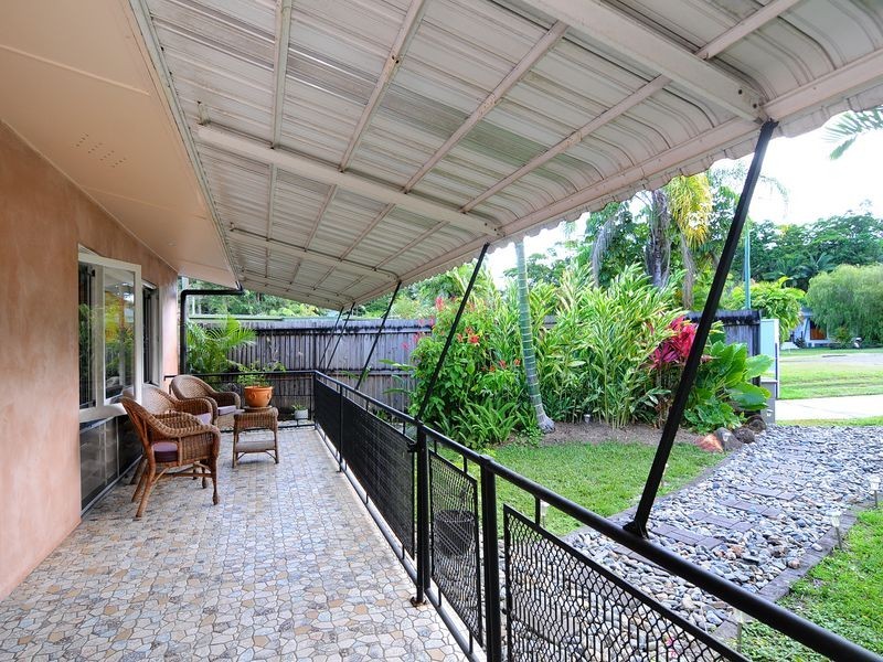 1 Byrnes Close, Whitfield QLD 4870