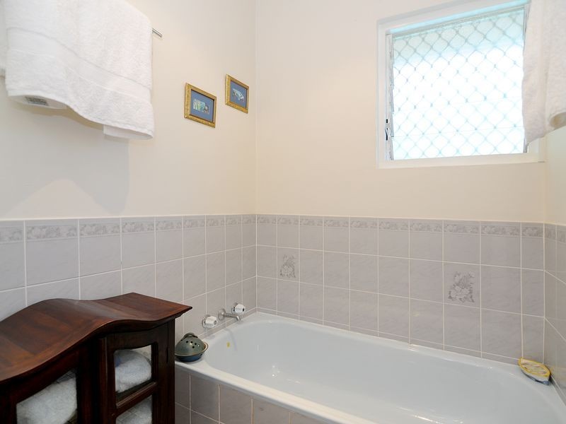 1 Byrnes Close, Whitfield QLD 4870