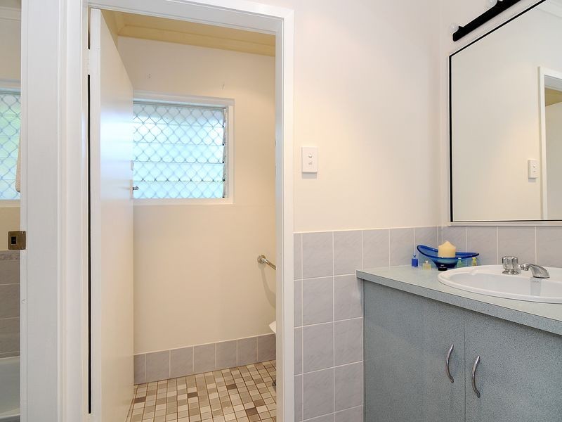 1 Byrnes Close, Whitfield QLD 4870