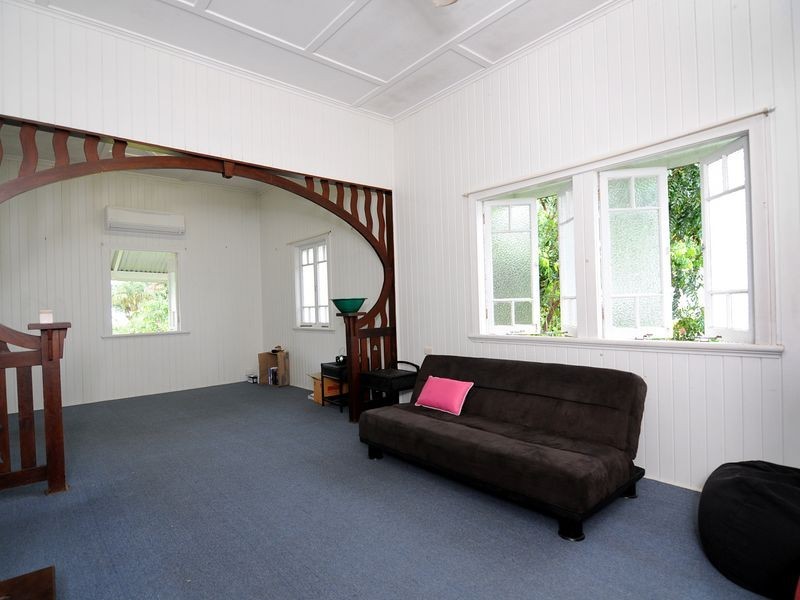 283 Pease Street, Edge Hill QLD 4870