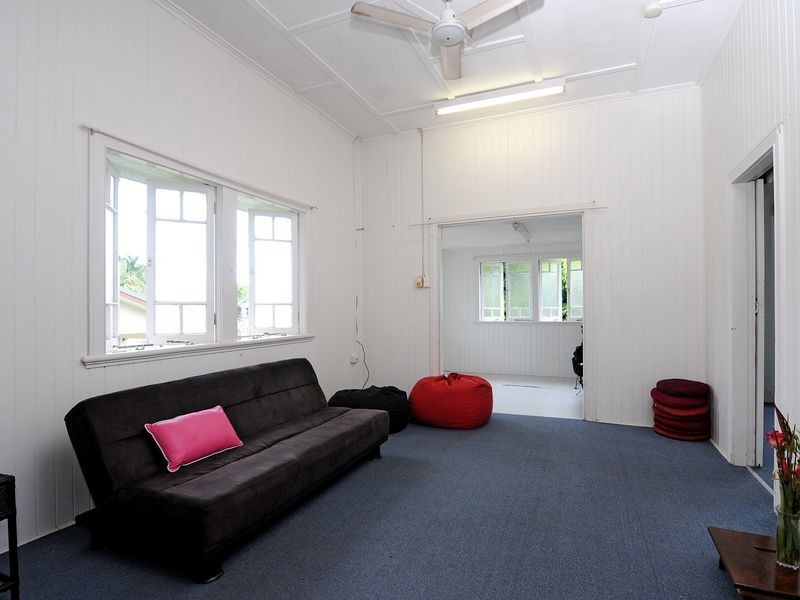 283 Pease Street, Edge Hill QLD 4870