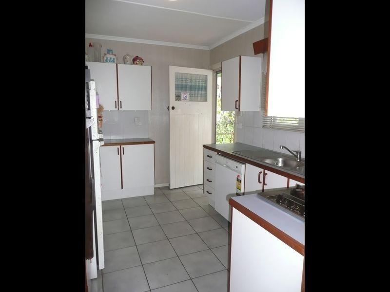 88 MacIlwraith Street, Manoora QLD 4870