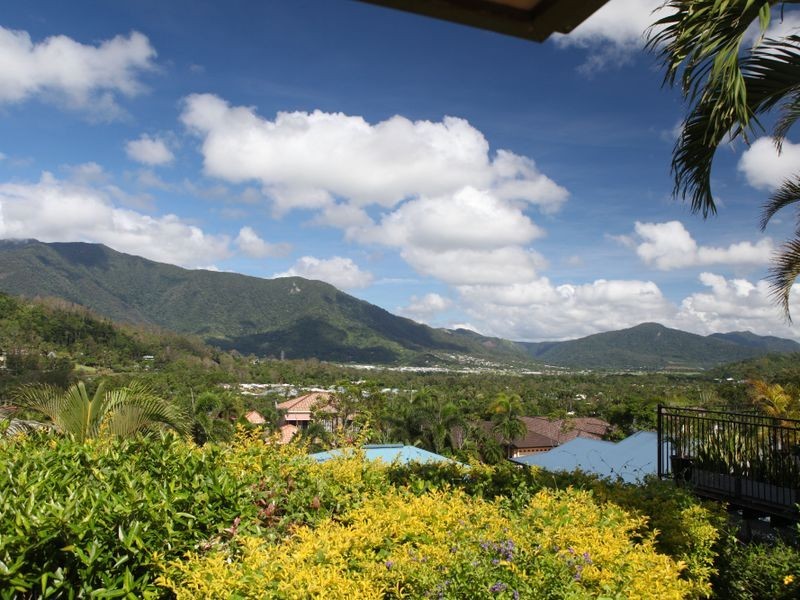 17 Greenock Way, Brinsmead QLD 4870