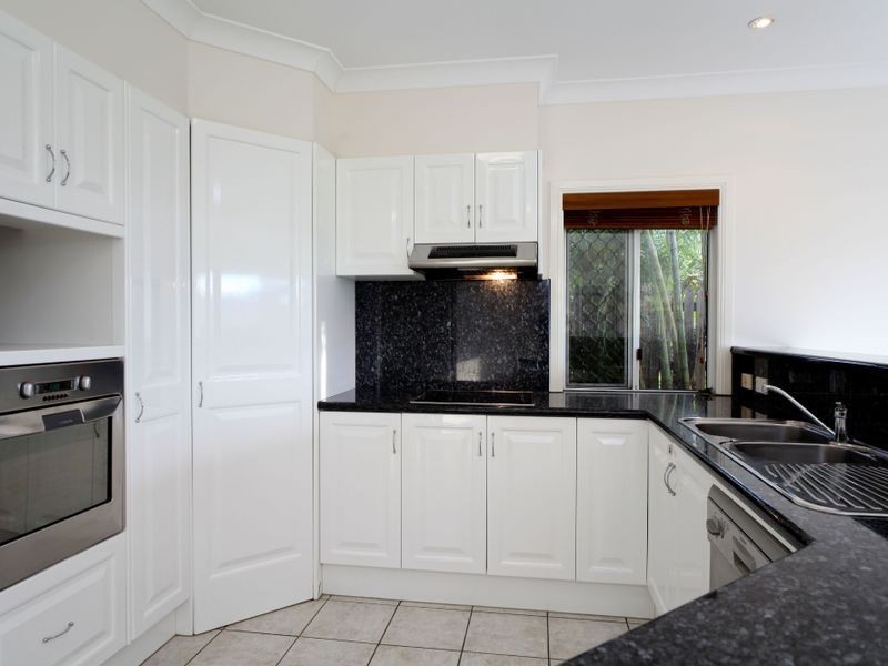 17 Greenock Way, Brinsmead QLD 4870