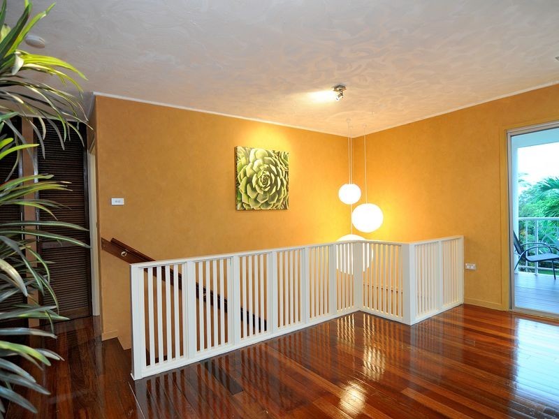 10 Sommerville Crescent, Whitfield QLD 4870