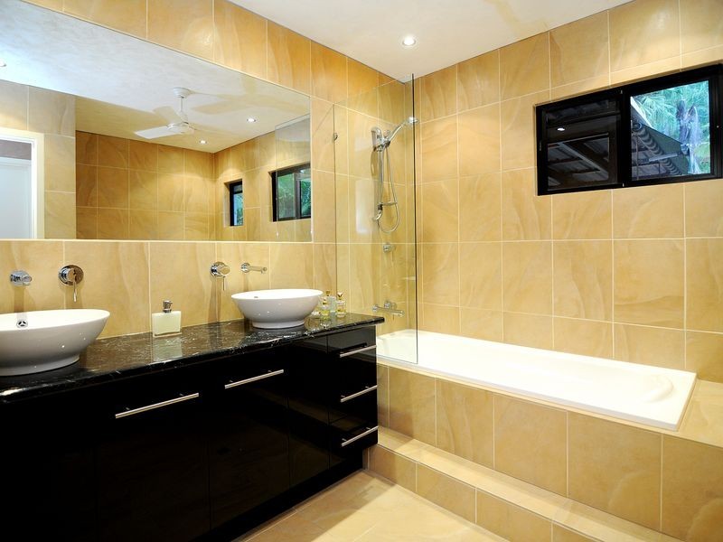 10 Sommerville Crescent, Whitfield QLD 4870