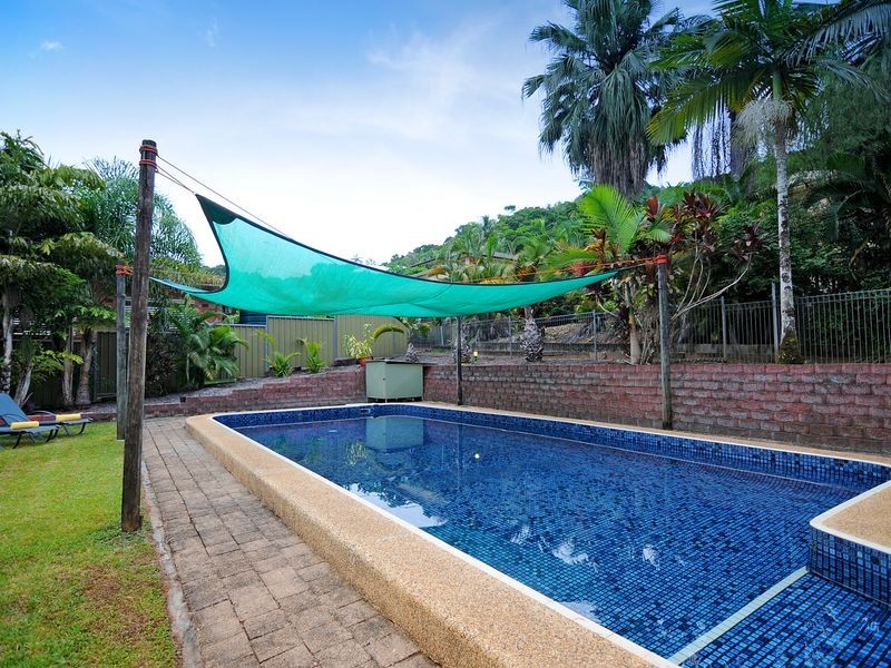 10 Sommerville Crescent, Whitfield QLD 4870