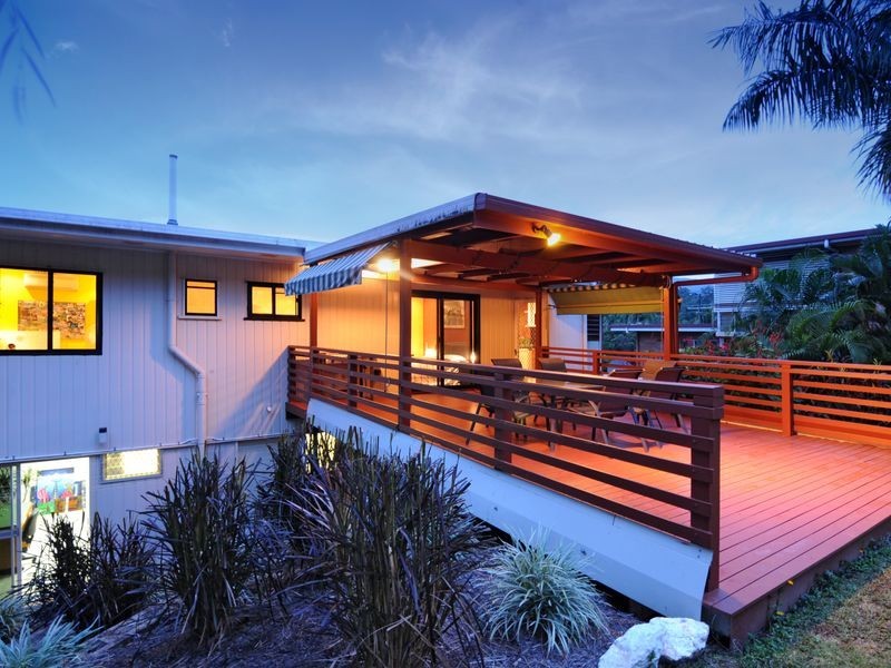 10 Sommerville Crescent, Whitfield QLD 4870