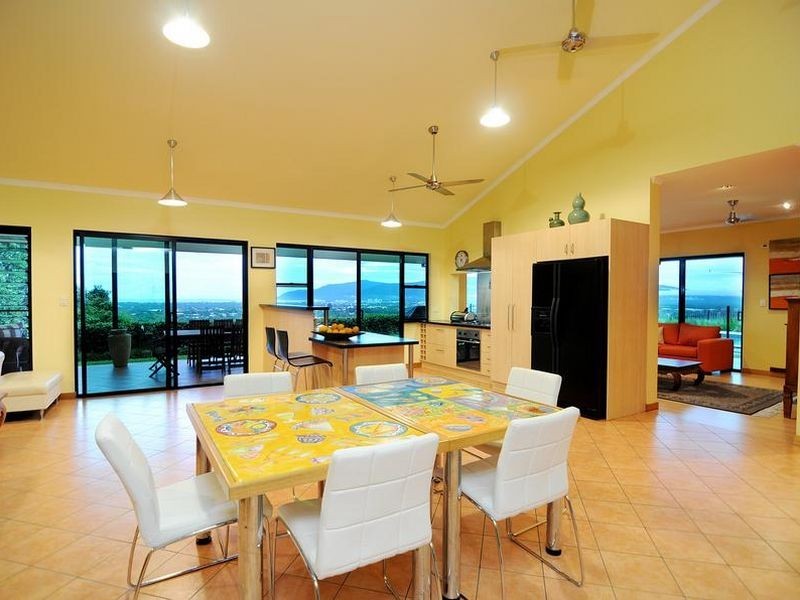 10 Julian Close, Mooroobool QLD 4870