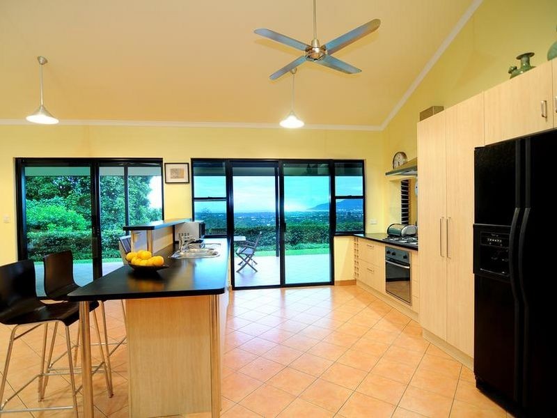 10 Julian Close, Mooroobool QLD 4870