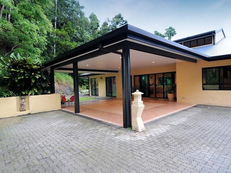 10 Julian Close, Mooroobool QLD 4870