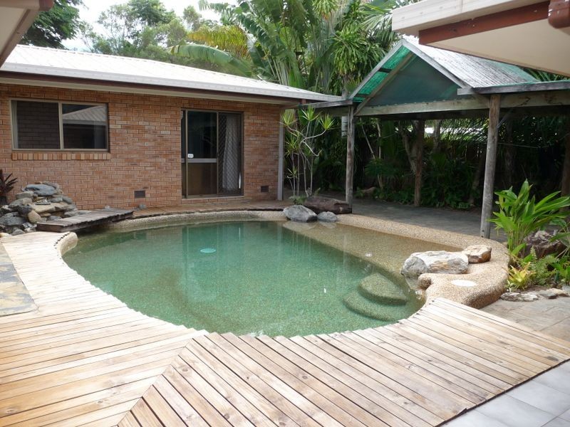 17 Shannon Drive, Woree QLD 4868