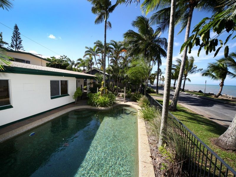 249 O’Shea Esplanade, Machans Beach QLD 4878