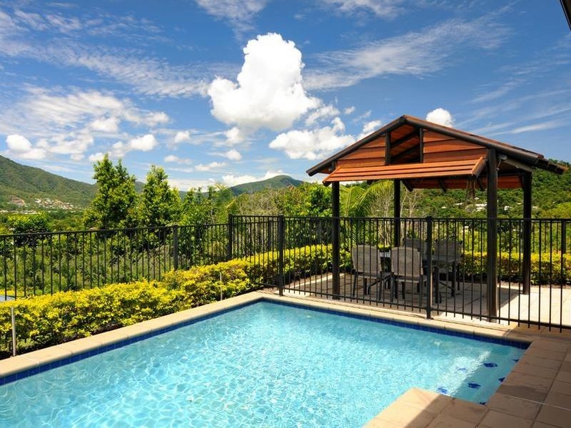 14 Mist Green Close, Brinsmead QLD 4870