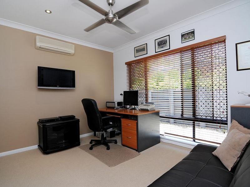 14 Mist Green Close, Brinsmead QLD 4870