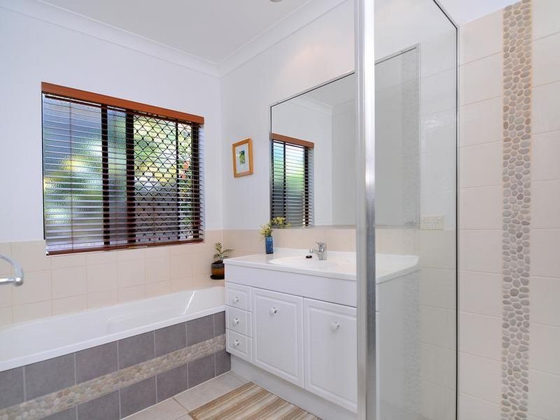 14 Mist Green Close, Brinsmead QLD 4870