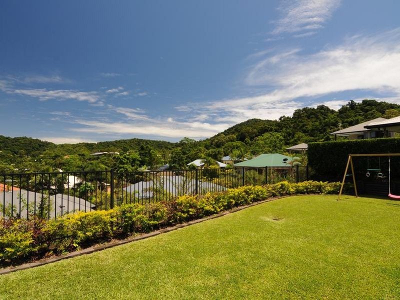 14 Mist Green Close, Brinsmead QLD 4870