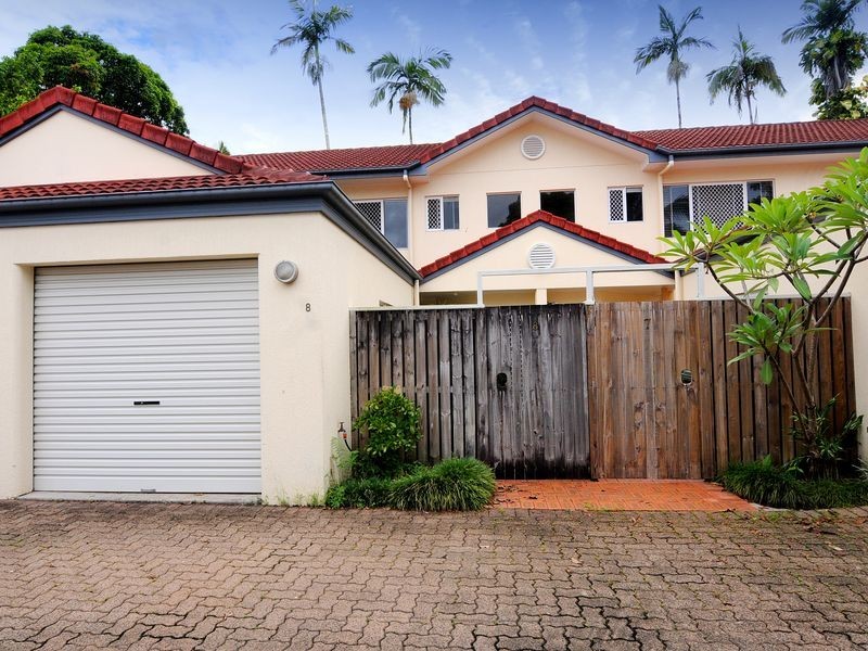 8/64 Charles Street, Manunda QLD 4870