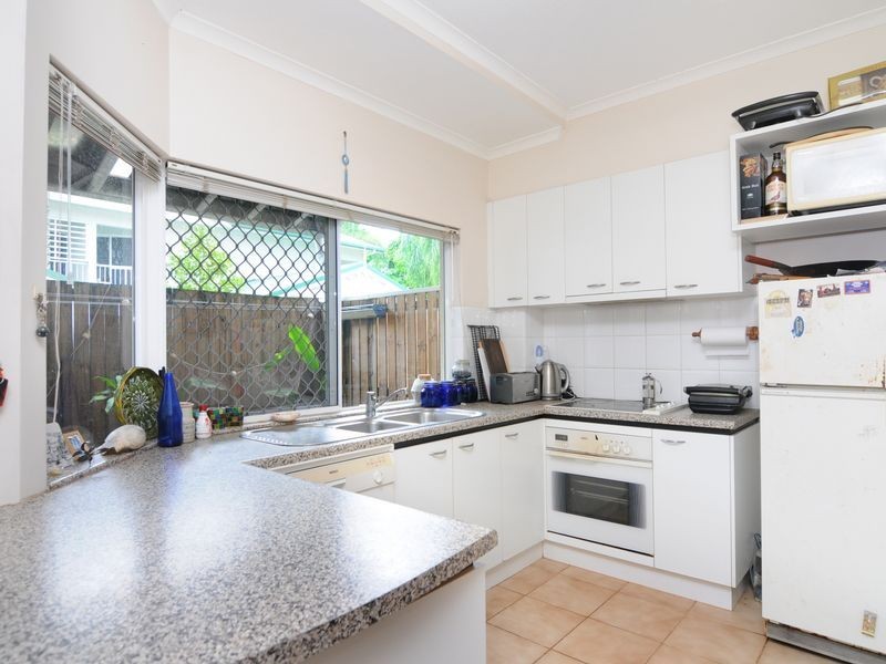 8/64 Charles Street, Manunda QLD 4870