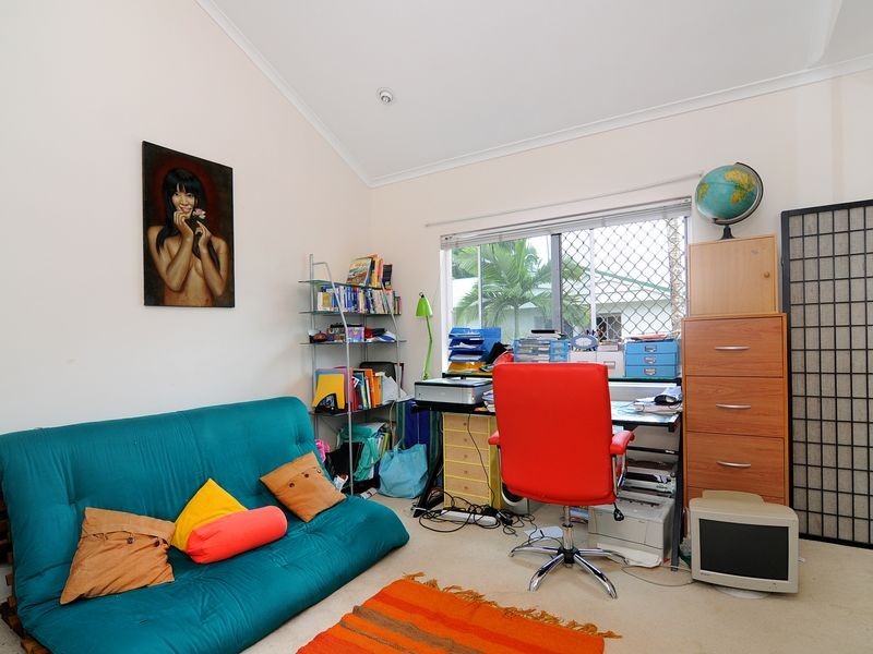 8/64 Charles Street, Manunda QLD 4870