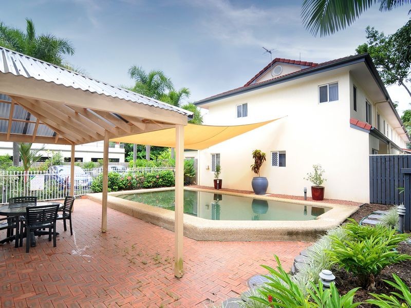 8/64 Charles Street, Manunda QLD 4870