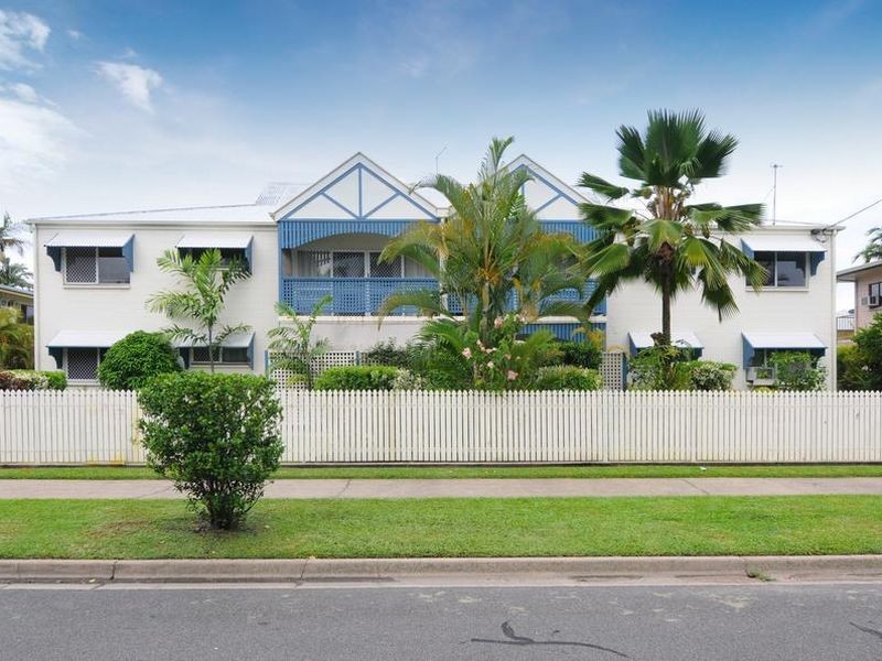 2/16 Jensen Street, Manoora QLD 4870