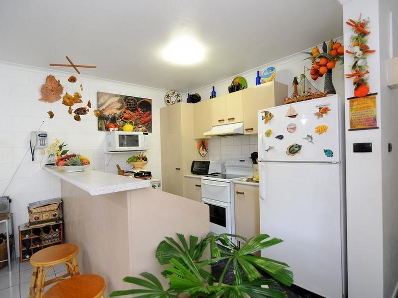 2/16 Jensen Street, Manoora QLD 4870