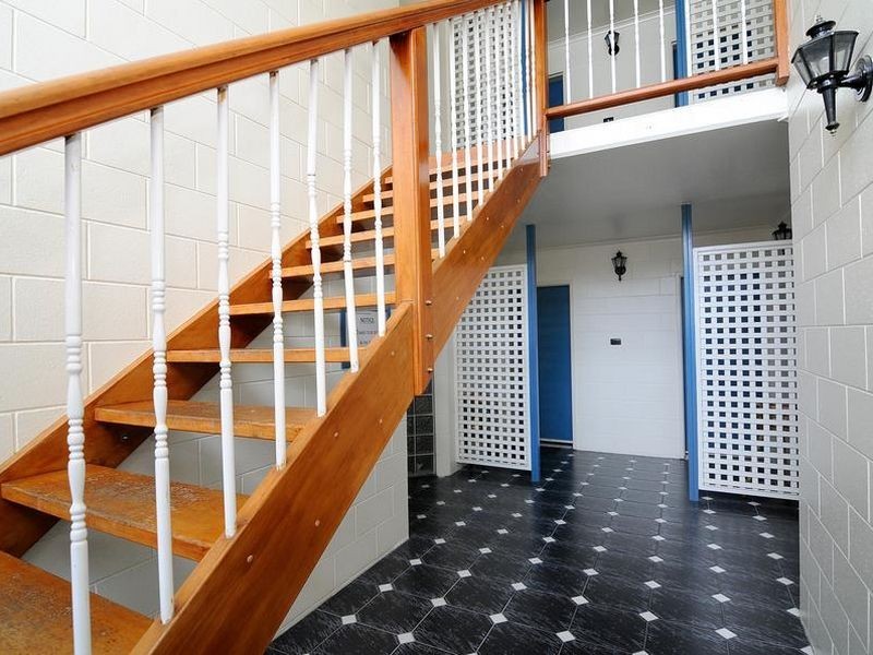 2/16 Jensen Street, Manoora QLD 4870