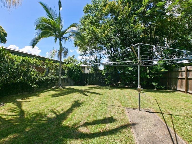 139 Russell Street, Edge Hill QLD 4870