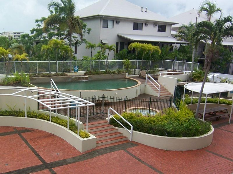 210/136 Sheridan Street, Aeroglen QLD 4870