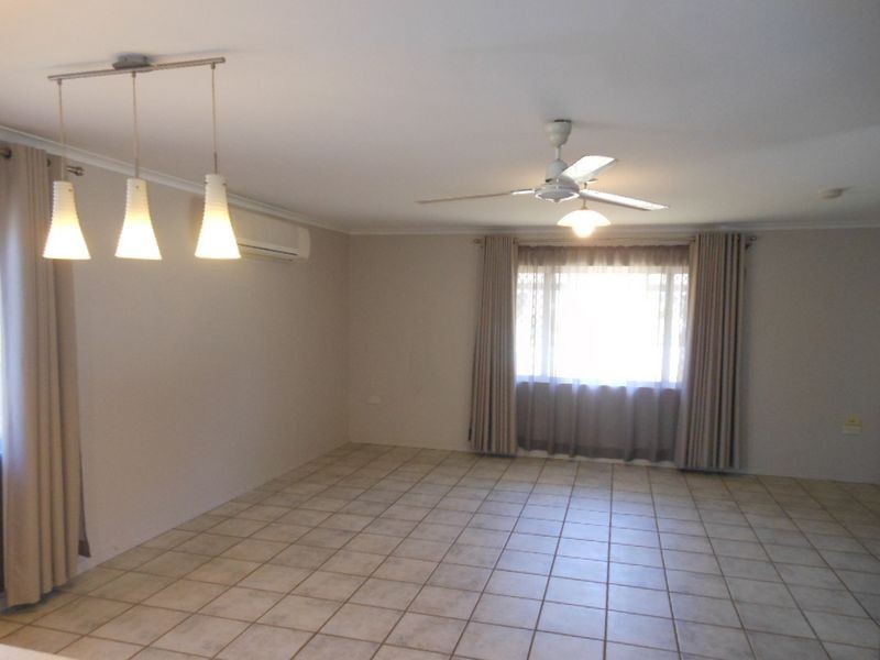 8 Holly Street, Mooroobool QLD 4870