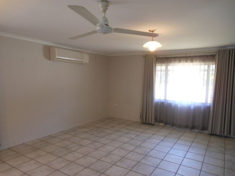 8 Holly Street, Mooroobool QLD 4870