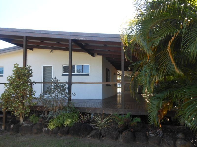 8 Holly Street, Mooroobool QLD 4870