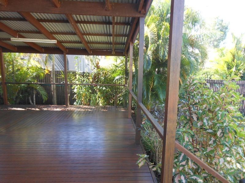 8 Holly Street, Mooroobool QLD 4870