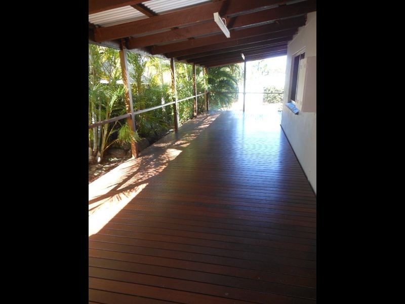 8 Holly Street, Mooroobool QLD 4870