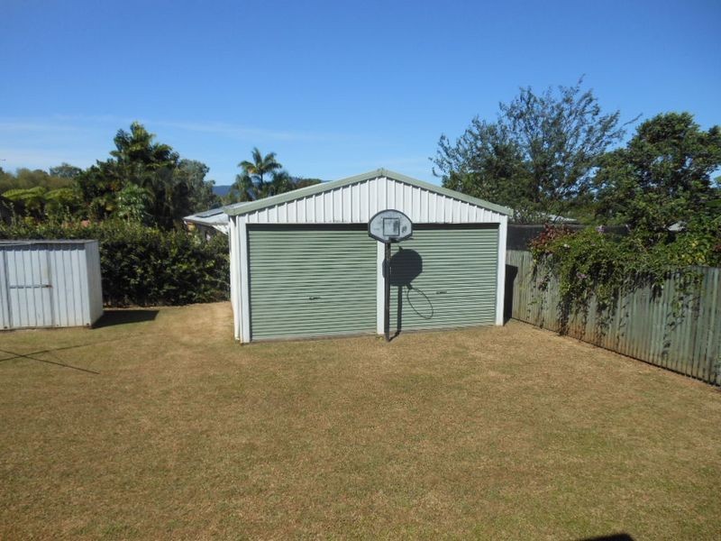 8 Holly Street, Mooroobool QLD 4870