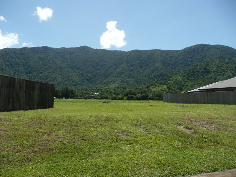 16 Raffles Avenue, Redlynch QLD 4870