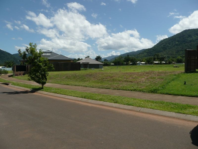 16 Raffles Avenue, Redlynch QLD 4870