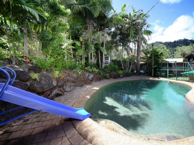 2 Wheeler Court, Brinsmead QLD 4870